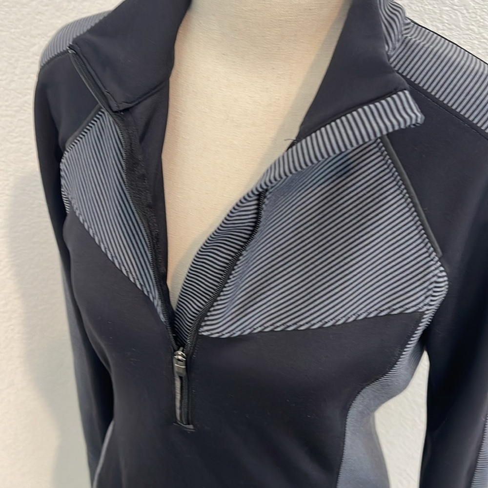 Athleta | Black/Gray Striped 3/4 Zipped Pullover Sz S - Picture 5 of 12